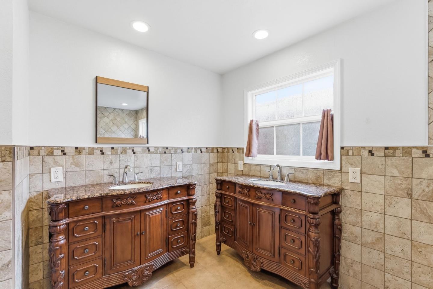 Detail Gallery Image 17 of 47 For 3060 Mark Ave, Santa Clara,  CA 95051 - 3 Beds | 2 Baths