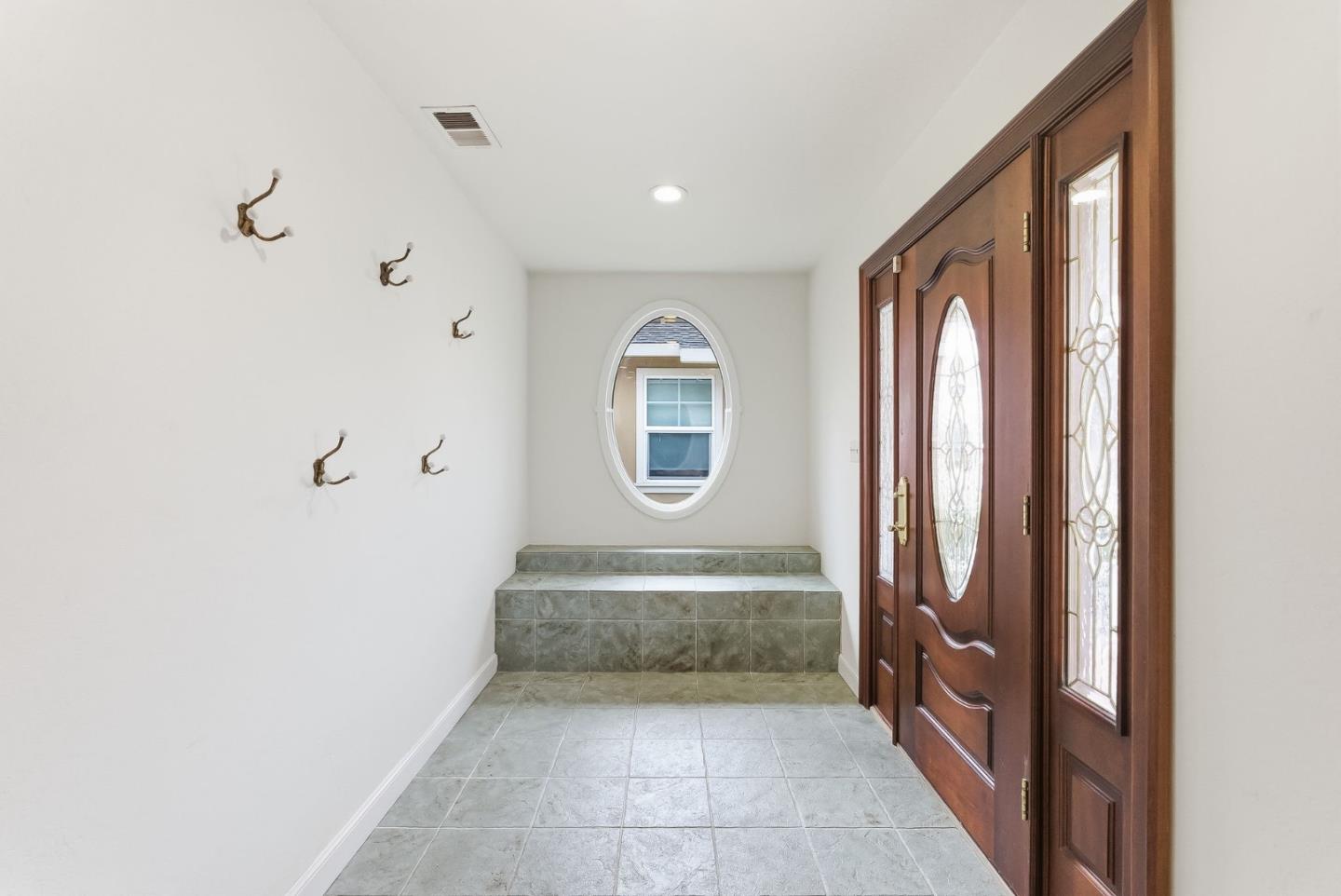 Detail Gallery Image 6 of 47 For 3060 Mark Ave, Santa Clara,  CA 95051 - 3 Beds | 2 Baths