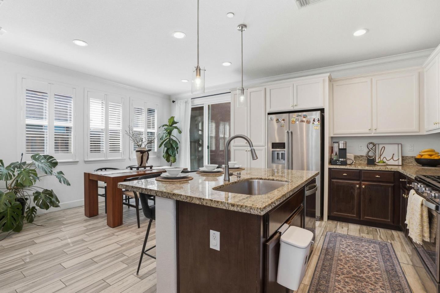 Detail Gallery Image 11 of 38 For 17642 Mystic Dr, Lathrop,  CA 95330 - 3 Beds | 3 Baths