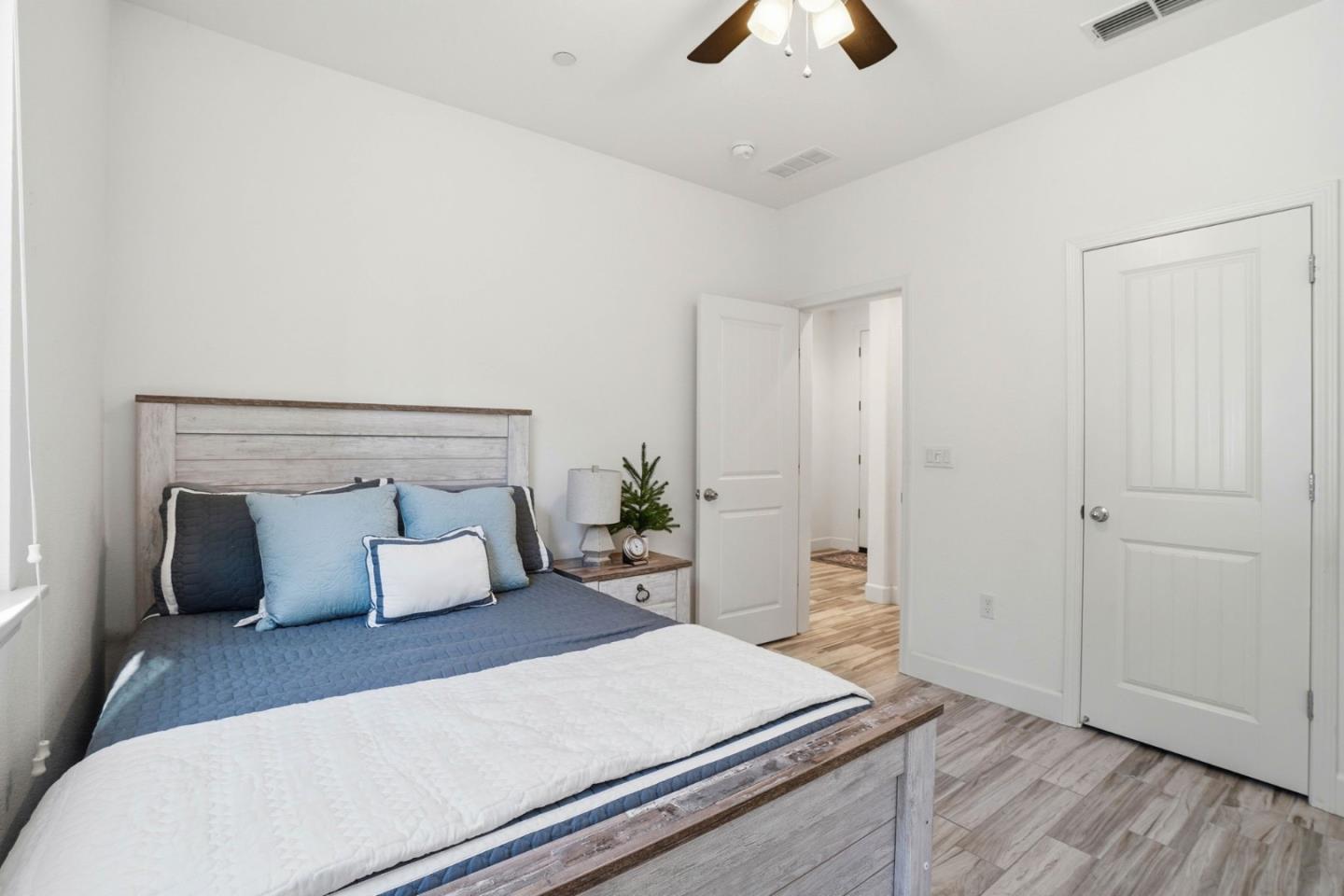 Detail Gallery Image 15 of 38 For 17642 Mystic Dr, Lathrop,  CA 95330 - 3 Beds | 3 Baths