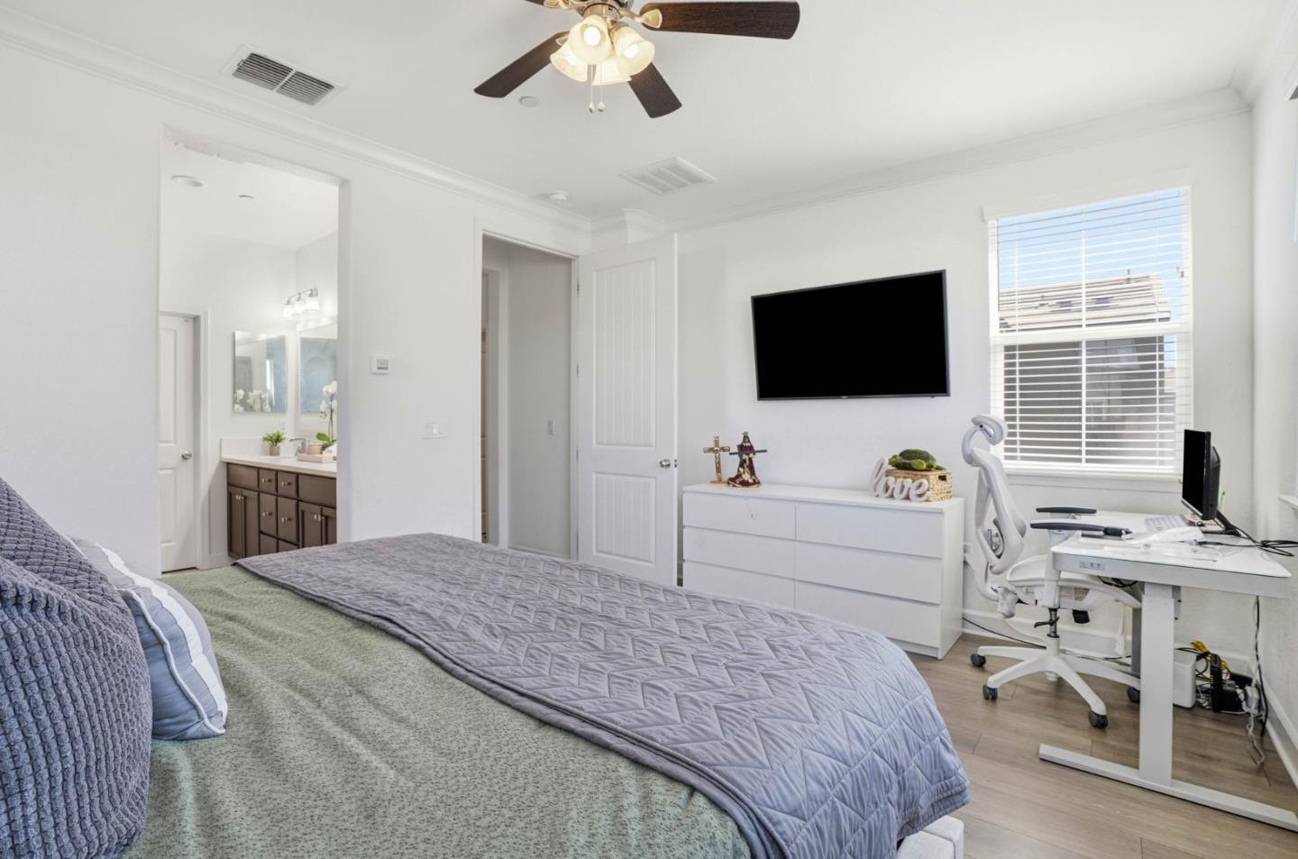 Detail Gallery Image 29 of 38 For 17642 Mystic Dr, Lathrop,  CA 95330 - 3 Beds | 3 Baths