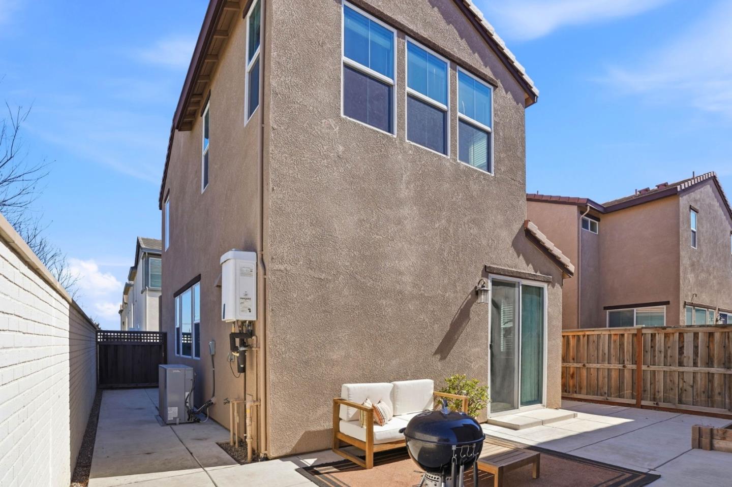 Detail Gallery Image 34 of 38 For 17642 Mystic Dr, Lathrop,  CA 95330 - 3 Beds | 3 Baths