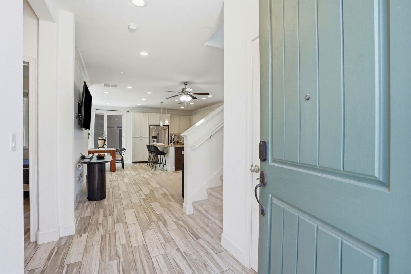 Detail Gallery Image 5 of 38 For 17642 Mystic Dr, Lathrop,  CA 95330 - 3 Beds | 3 Baths