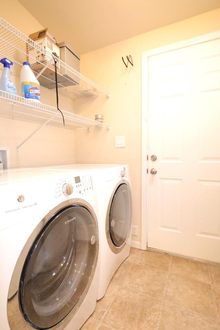 Detail Gallery Image 12 of 14 For 440 Moffett Blvd #3,  Mountain View,  CA 94043 - 2 Beds | 2 Baths