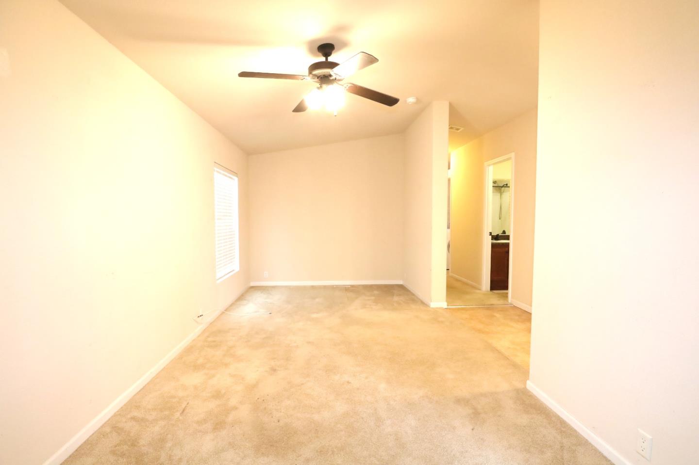 Detail Gallery Image 8 of 14 For 440 Moffett Blvd #3,  Mountain View,  CA 94043 - 2 Beds | 2 Baths