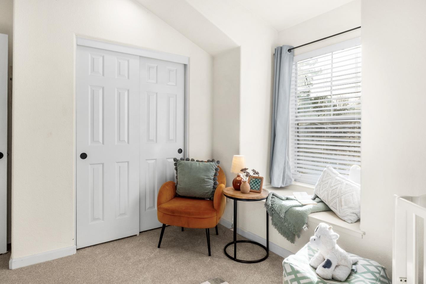 Detail Gallery Image 15 of 27 For 10 Mary Case Ln, Santa Cruz,  CA 95060 - 3 Beds | 2/1 Baths