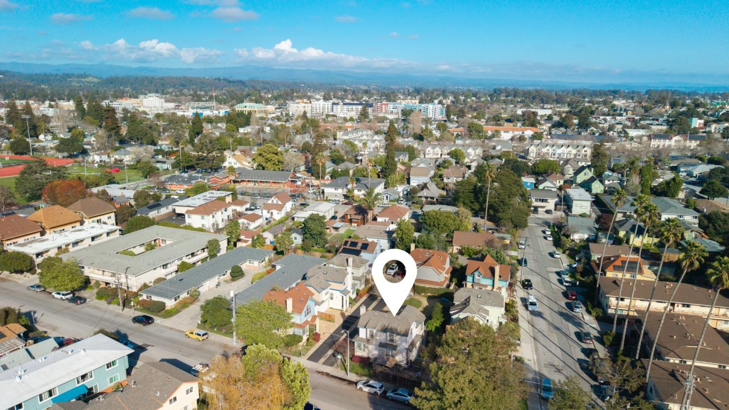 Detail Gallery Image 24 of 27 For 10 Mary Case Ln, Santa Cruz,  CA 95060 - 3 Beds | 2/1 Baths