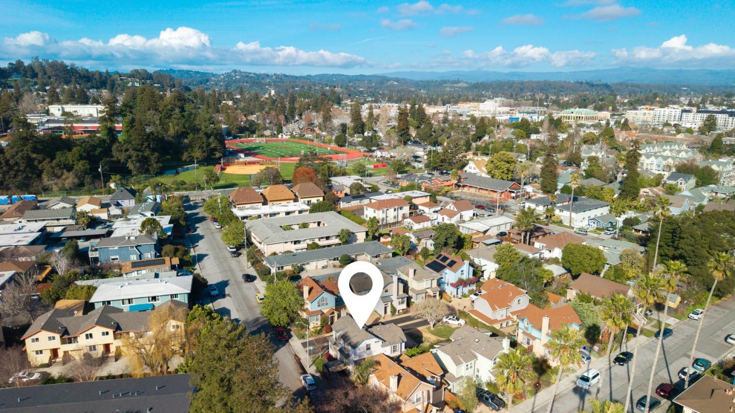 Detail Gallery Image 25 of 27 For 10 Mary Case Ln, Santa Cruz,  CA 95060 - 3 Beds | 2/1 Baths