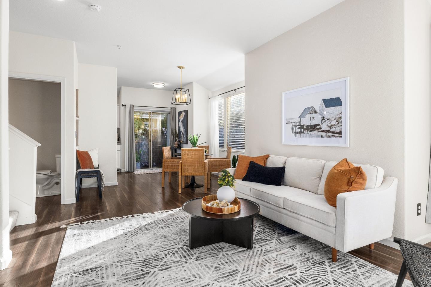 Detail Gallery Image 3 of 27 For 10 Mary Case Ln, Santa Cruz,  CA 95060 - 3 Beds | 2/1 Baths