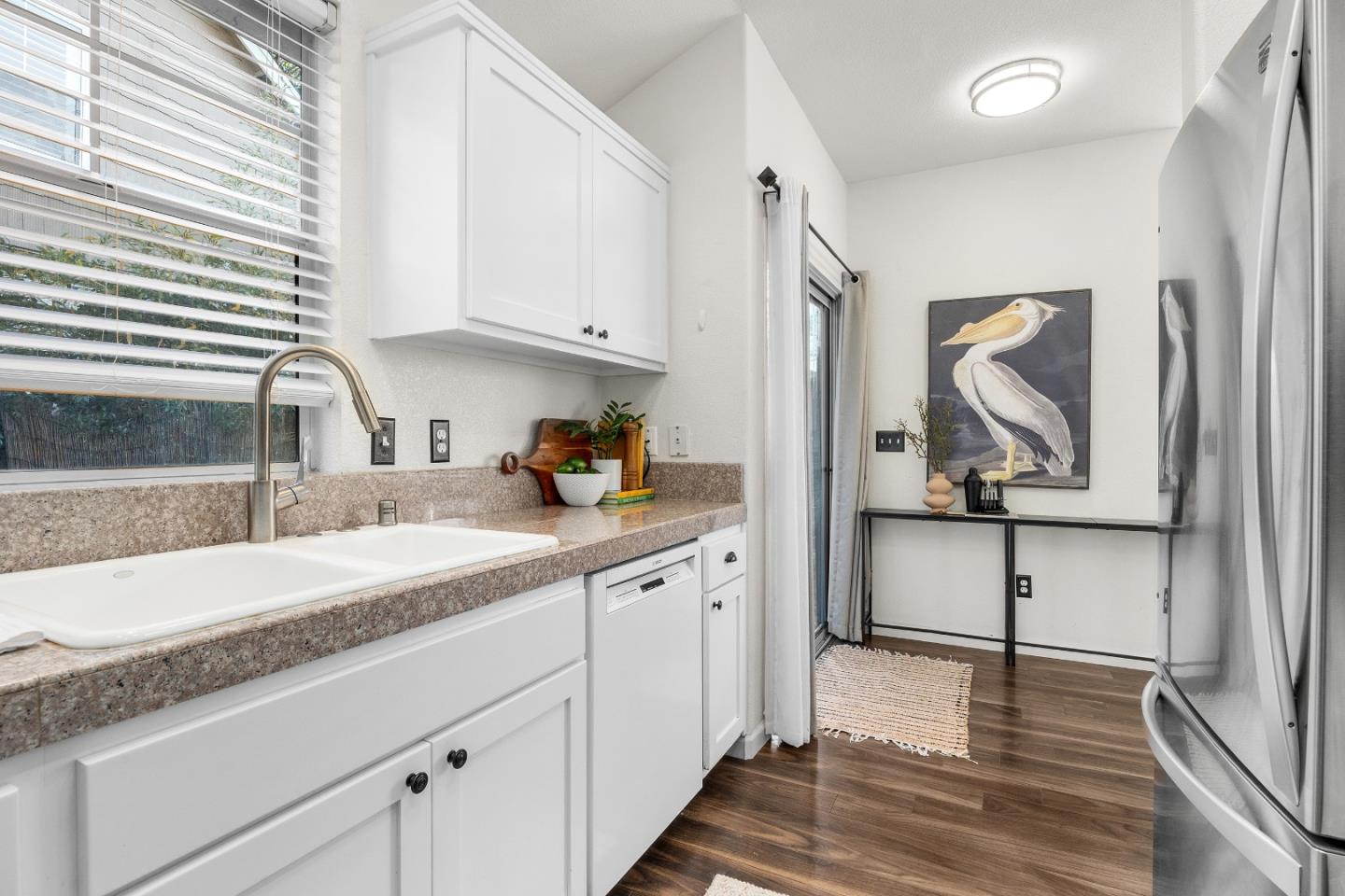 Detail Gallery Image 7 of 27 For 10 Mary Case Ln, Santa Cruz,  CA 95060 - 3 Beds | 2/1 Baths