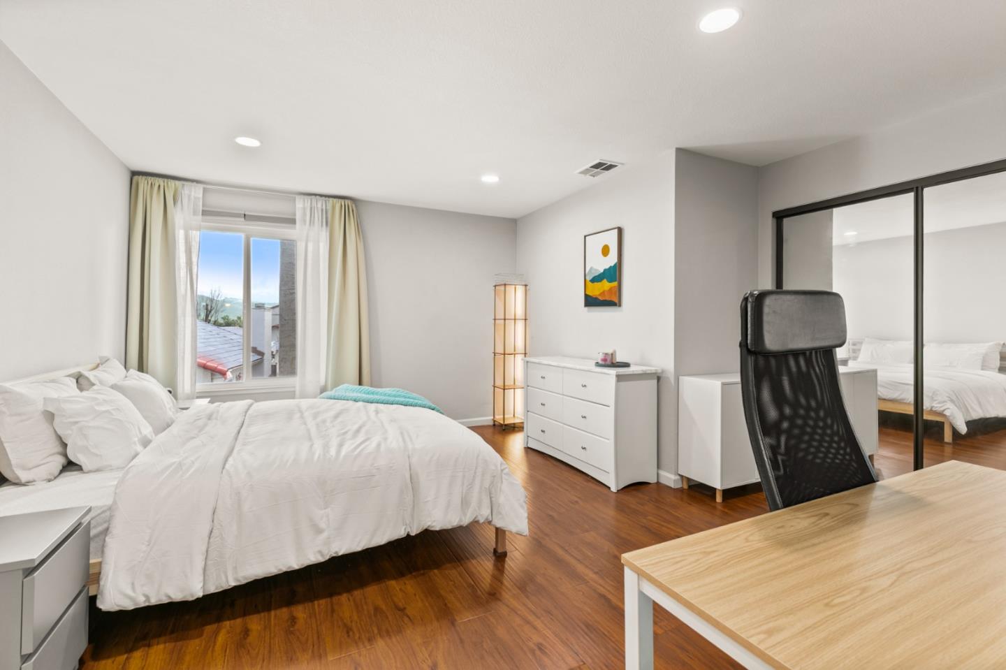 Detail Gallery Image 21 of 28 For 610 Skyway Dr, San Jose,  CA 95111 - 3 Beds | 3 Baths