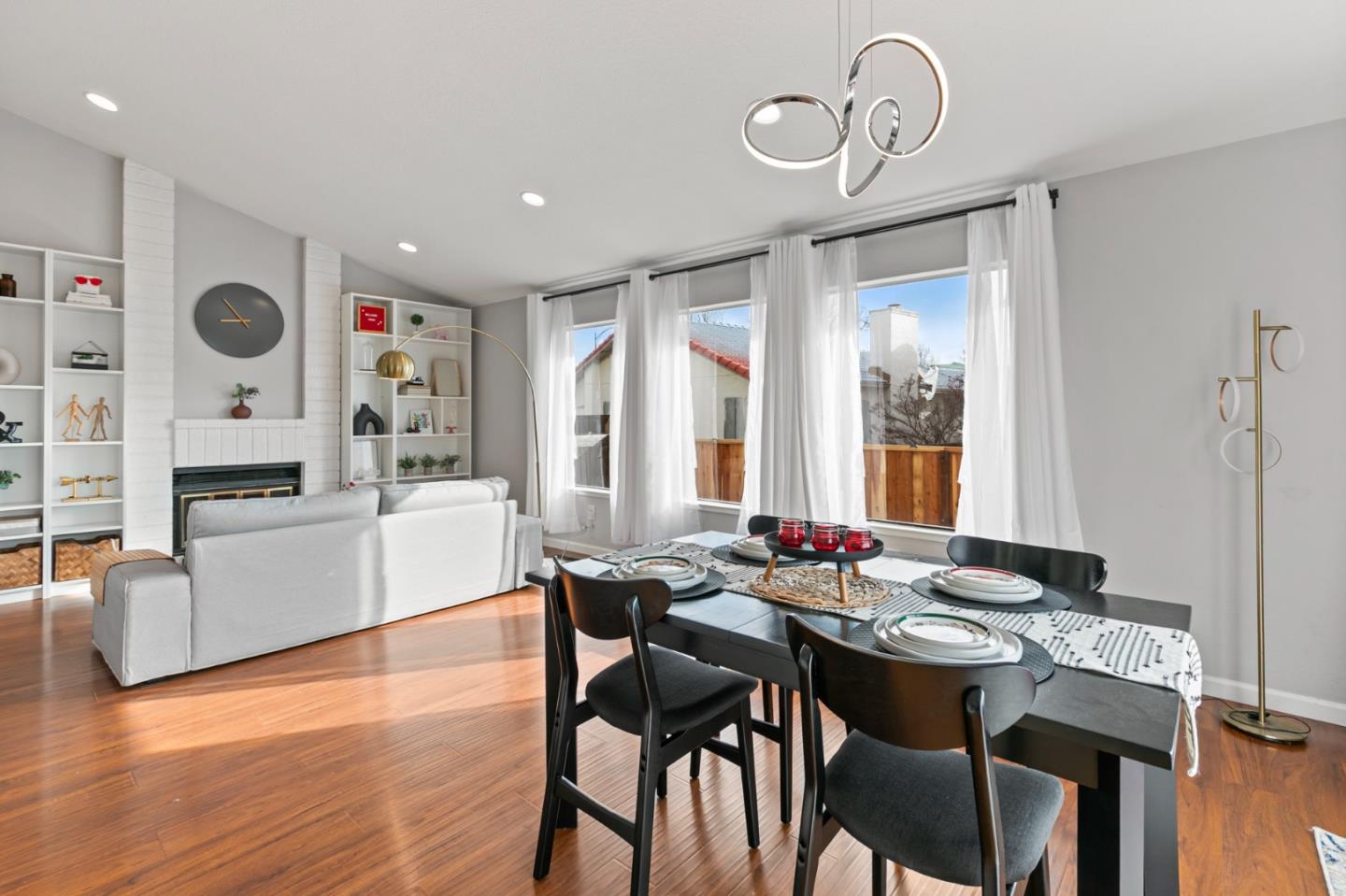 Detail Gallery Image 7 of 28 For 610 Skyway Dr, San Jose,  CA 95111 - 3 Beds | 3 Baths