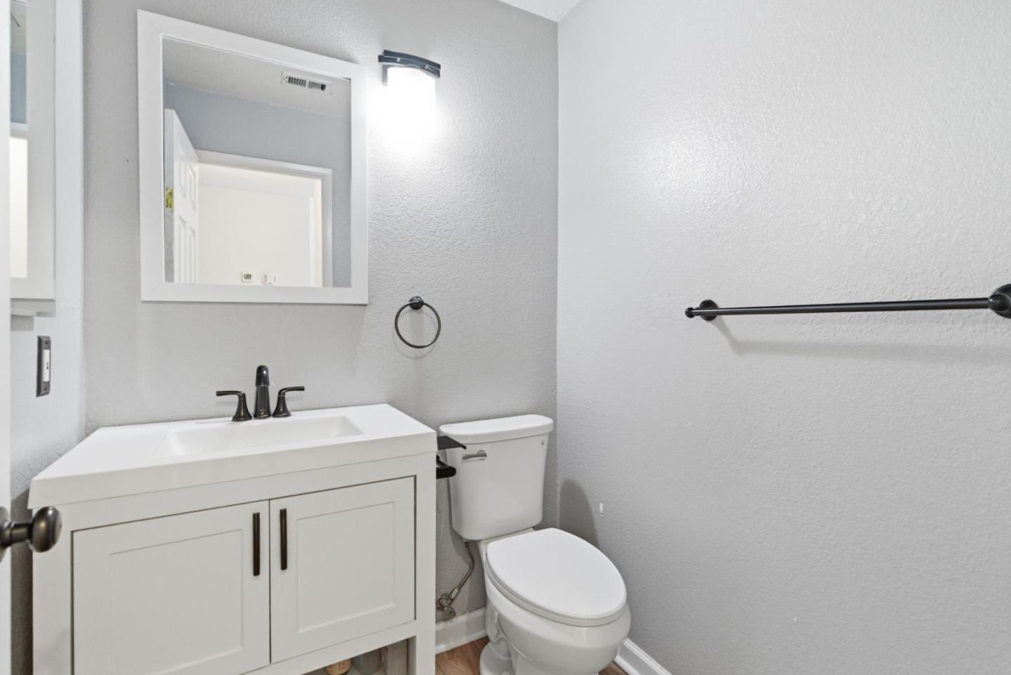 Detail Gallery Image 11 of 33 For 1296 Spruce Ln #44,  Manteca,  CA 95336 - 2 Beds | 1/1 Baths