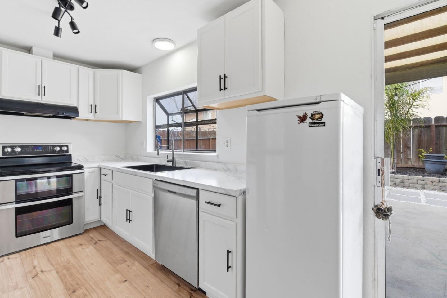 Detail Gallery Image 16 of 33 For 1296 Spruce Ln #44,  Manteca,  CA 95336 - 2 Beds | 1/1 Baths