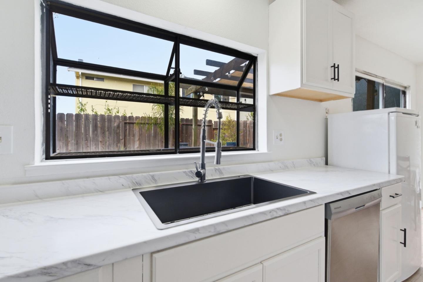 Detail Gallery Image 18 of 33 For 1296 Spruce Ln #44,  Manteca,  CA 95336 - 2 Beds | 1/1 Baths