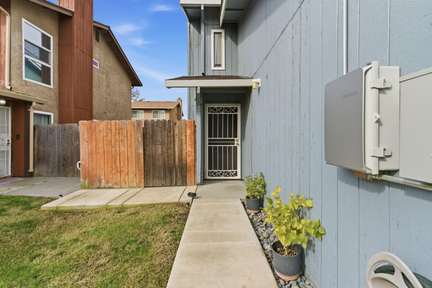 Detail Gallery Image 4 of 33 For 1296 Spruce Ln #44,  Manteca,  CA 95336 - 2 Beds | 1/1 Baths