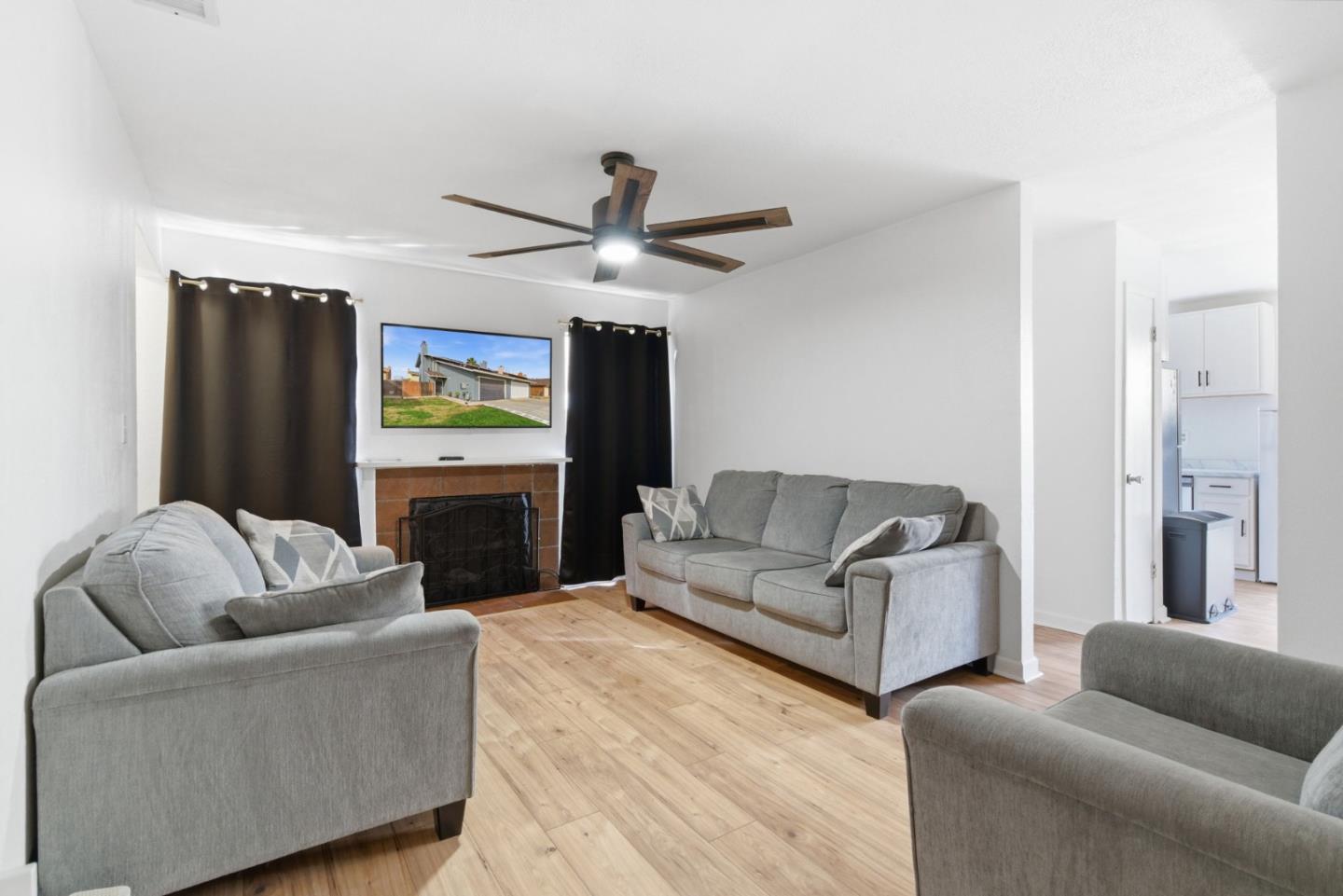 Detail Gallery Image 7 of 33 For 1296 Spruce Ln #44,  Manteca,  CA 95336 - 2 Beds | 1/1 Baths