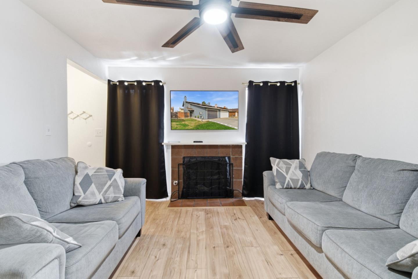 Detail Gallery Image 8 of 33 For 1296 Spruce Ln #44,  Manteca,  CA 95336 - 2 Beds | 1/1 Baths