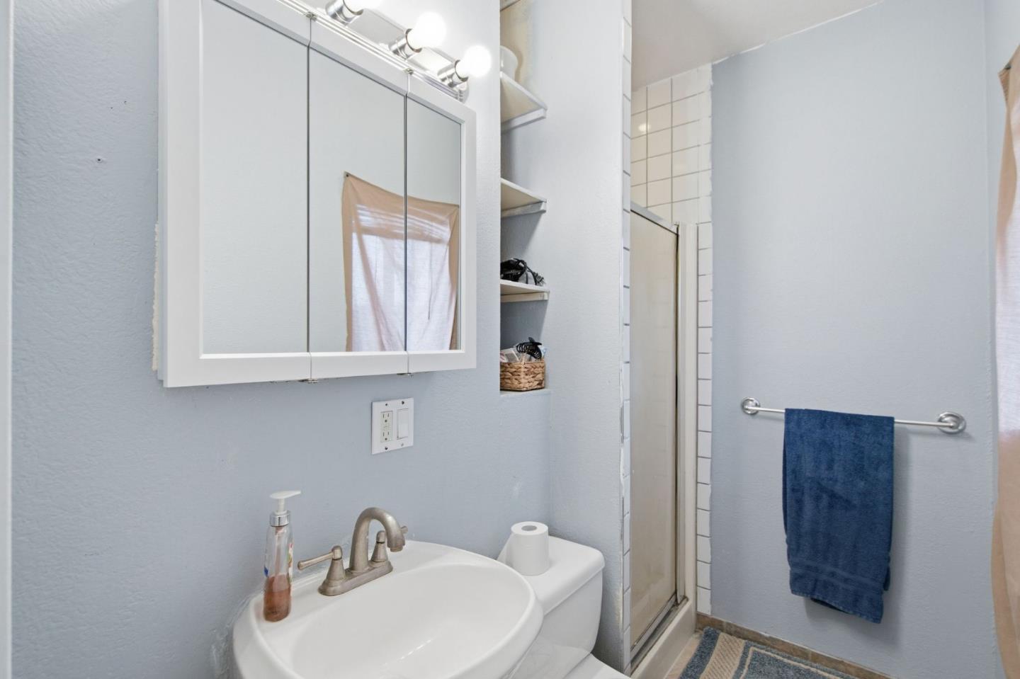 Detail Gallery Image 15 of 26 For 344 Buckeye St, Redwood City,  CA 94063 - 3 Beds | 3 Baths