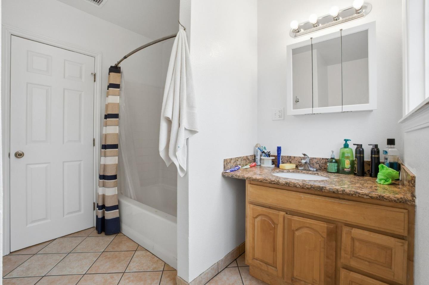 Detail Gallery Image 21 of 26 For 344 Buckeye St, Redwood City,  CA 94063 - 3 Beds | 3 Baths