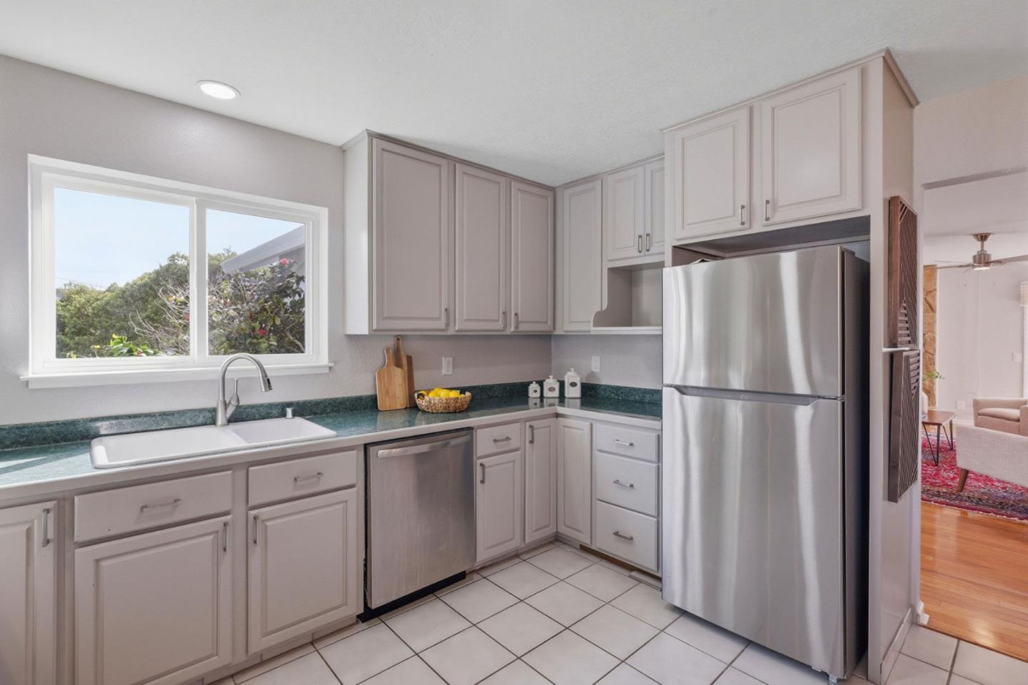 Detail Gallery Image 17 of 36 For 423 Montecito Ave, El Granada,  CA 94018 - 3 Beds | 2 Baths