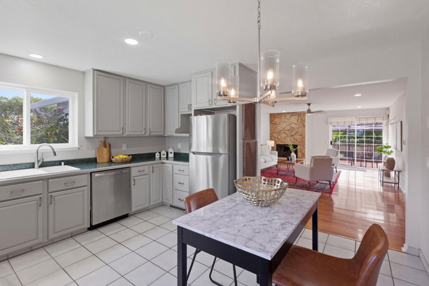 Detail Gallery Image 18 of 36 For 423 Montecito Ave, El Granada,  CA 94018 - 3 Beds | 2 Baths