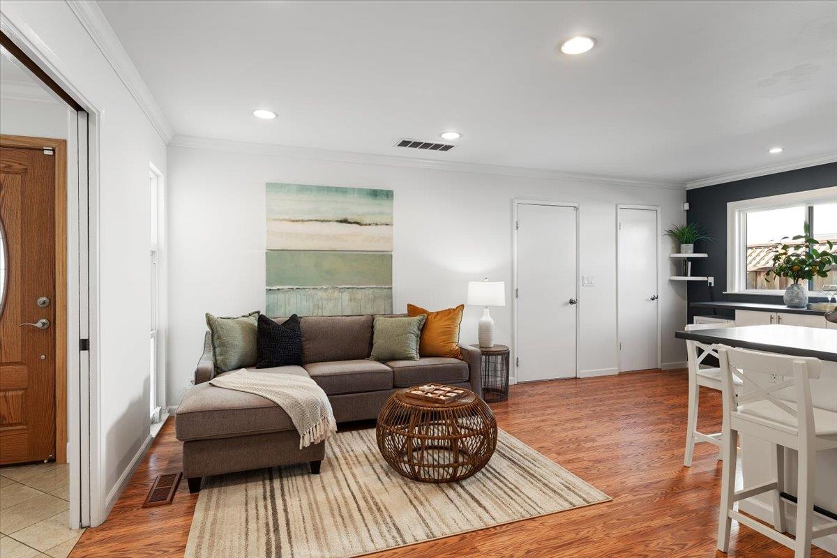 Detail Gallery Image 10 of 57 For 951 Wallace Dr, San Jose,  CA 95120 - 4 Beds | 2 Baths