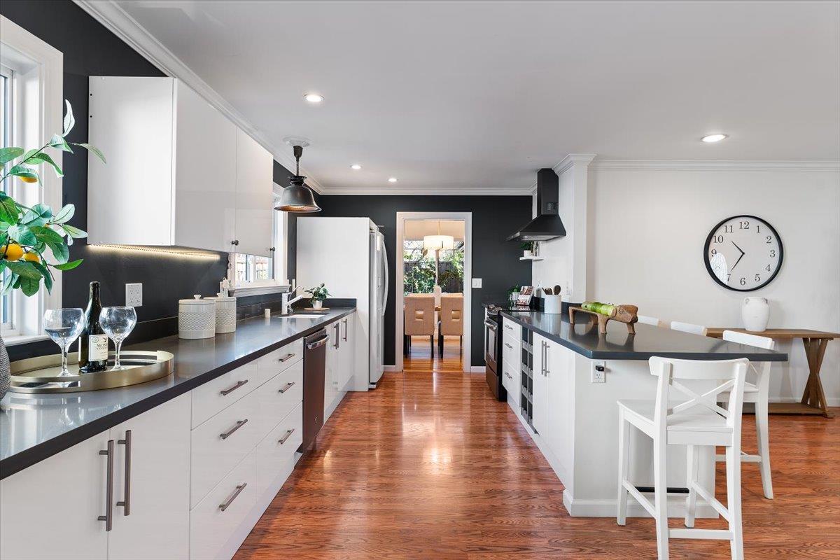 Detail Gallery Image 11 of 57 For 951 Wallace Dr, San Jose,  CA 95120 - 4 Beds | 2 Baths