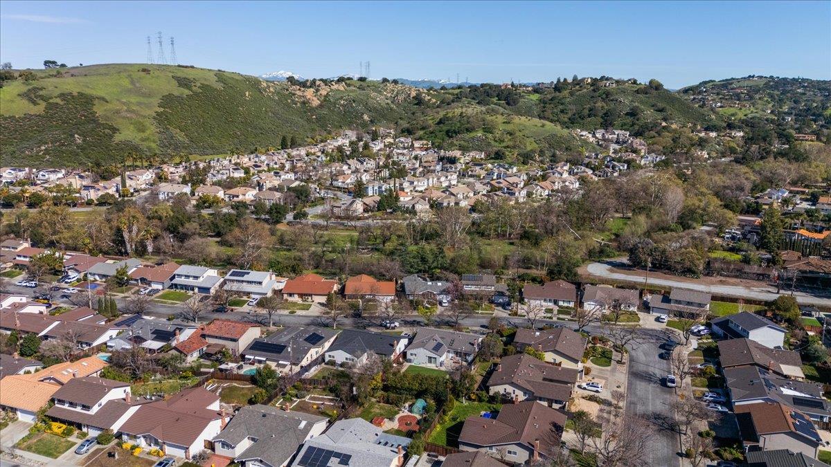 Detail Gallery Image 50 of 57 For 951 Wallace Dr, San Jose,  CA 95120 - 4 Beds | 2 Baths