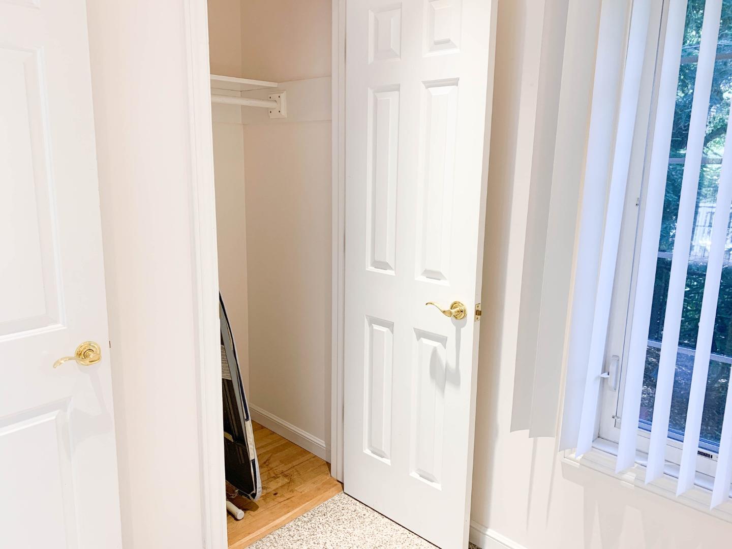 Detail Gallery Image 13 of 27 For 2360 Woodside Rd a,  Woodside,  CA 94062 - 3 Beds | 2 Baths