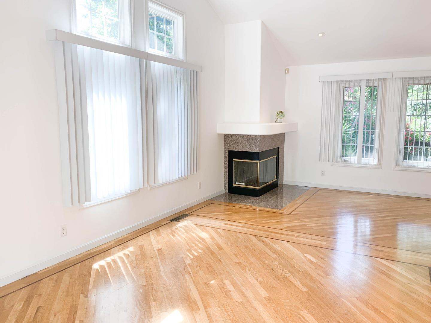 Detail Gallery Image 5 of 27 For 2360 Woodside Rd a,  Woodside,  CA 94062 - 3 Beds | 2 Baths