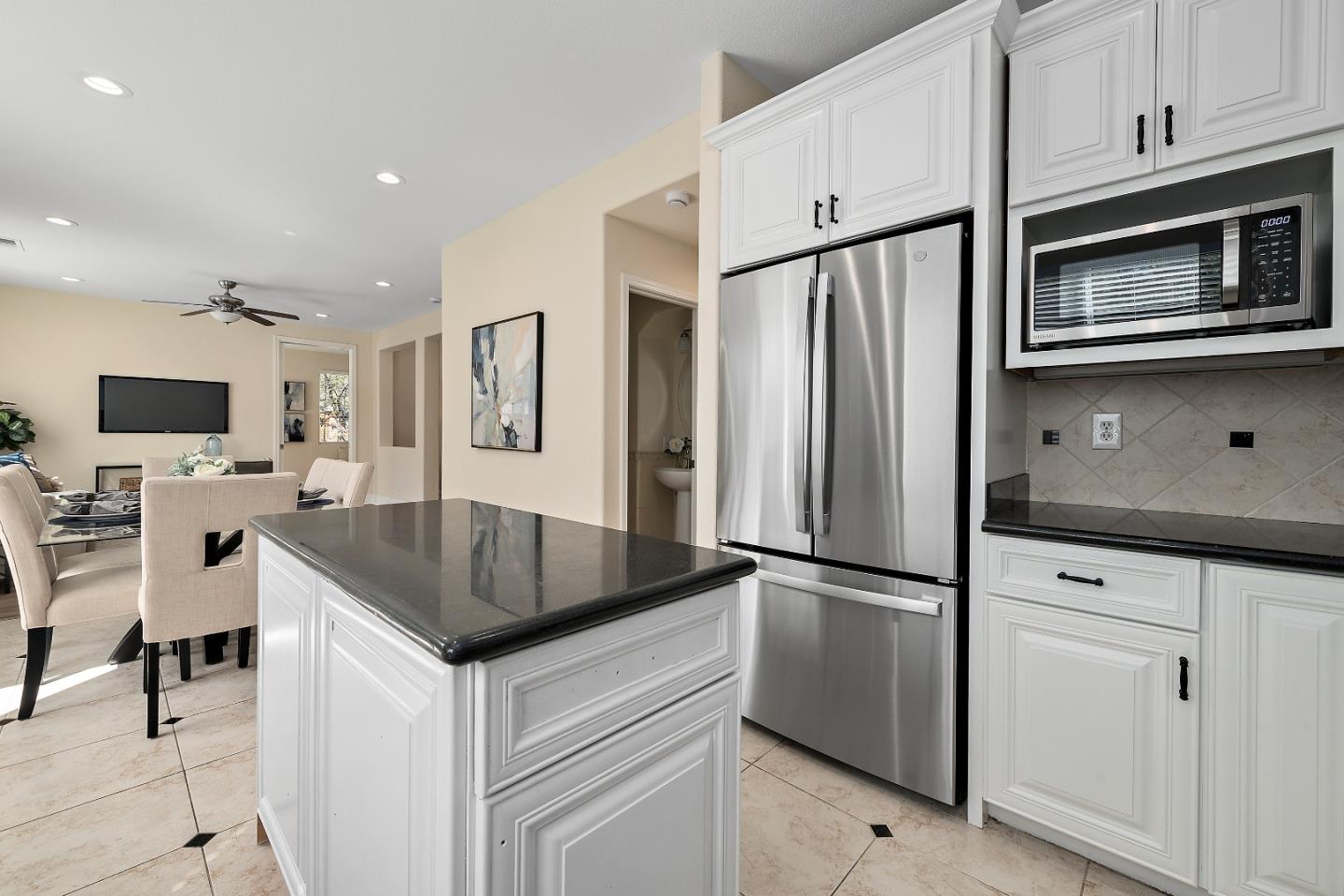 Detail Gallery Image 12 of 37 For 3267 Woodmere Dr, San Jose,  CA 95136 - 4 Beds | 3 Baths