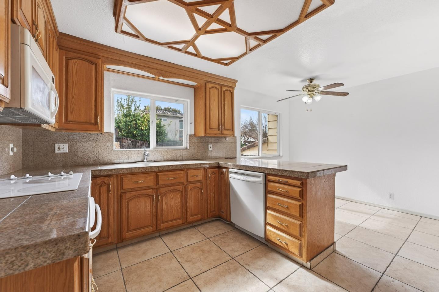 Detail Gallery Image 10 of 32 For 3352 San Rivas Dr, San Jose,  CA 95148 - 3 Beds | 2/1 Baths