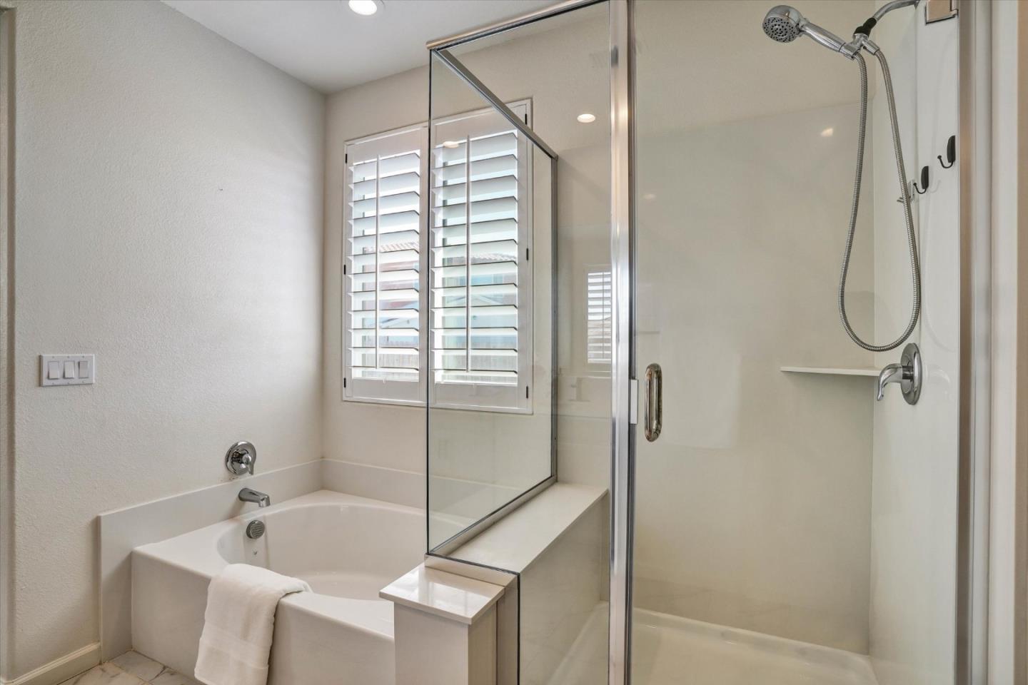 Detail Gallery Image 23 of 42 For 790 Appaloosa Way, Hollister,  CA 95023 - 4 Beds | 2/1 Baths