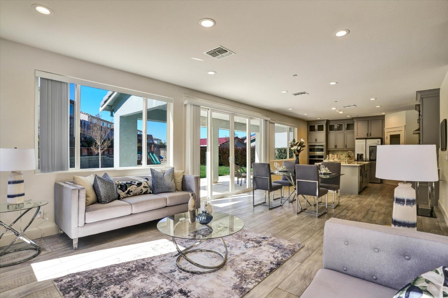 Detail Gallery Image 6 of 42 For 790 Appaloosa Way, Hollister,  CA 95023 - 4 Beds | 2/1 Baths