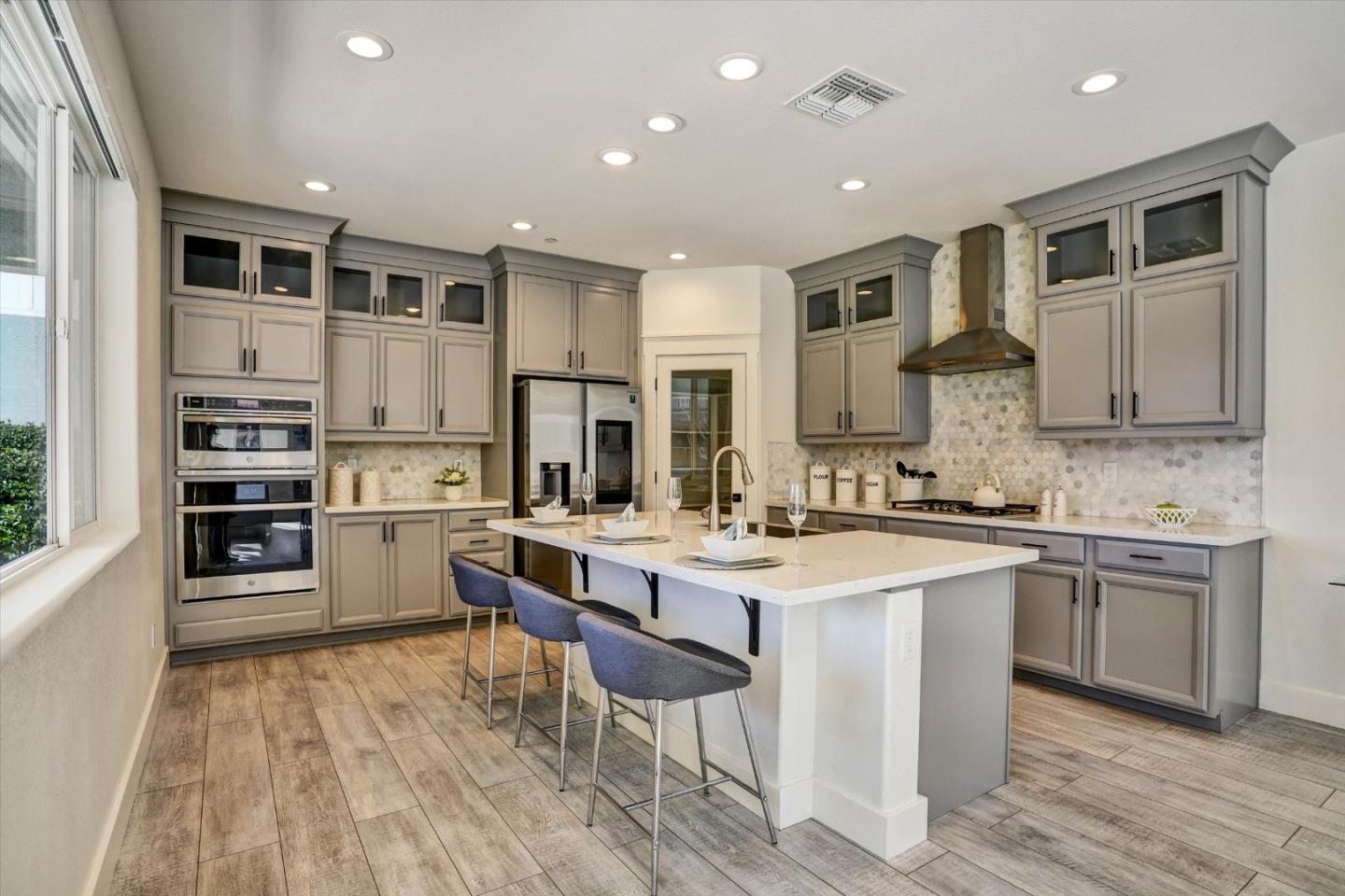 Detail Gallery Image 8 of 42 For 790 Appaloosa Way, Hollister,  CA 95023 - 4 Beds | 2/1 Baths