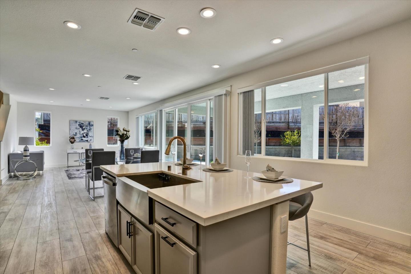 Detail Gallery Image 9 of 42 For 790 Appaloosa Way, Hollister,  CA 95023 - 4 Beds | 2/1 Baths