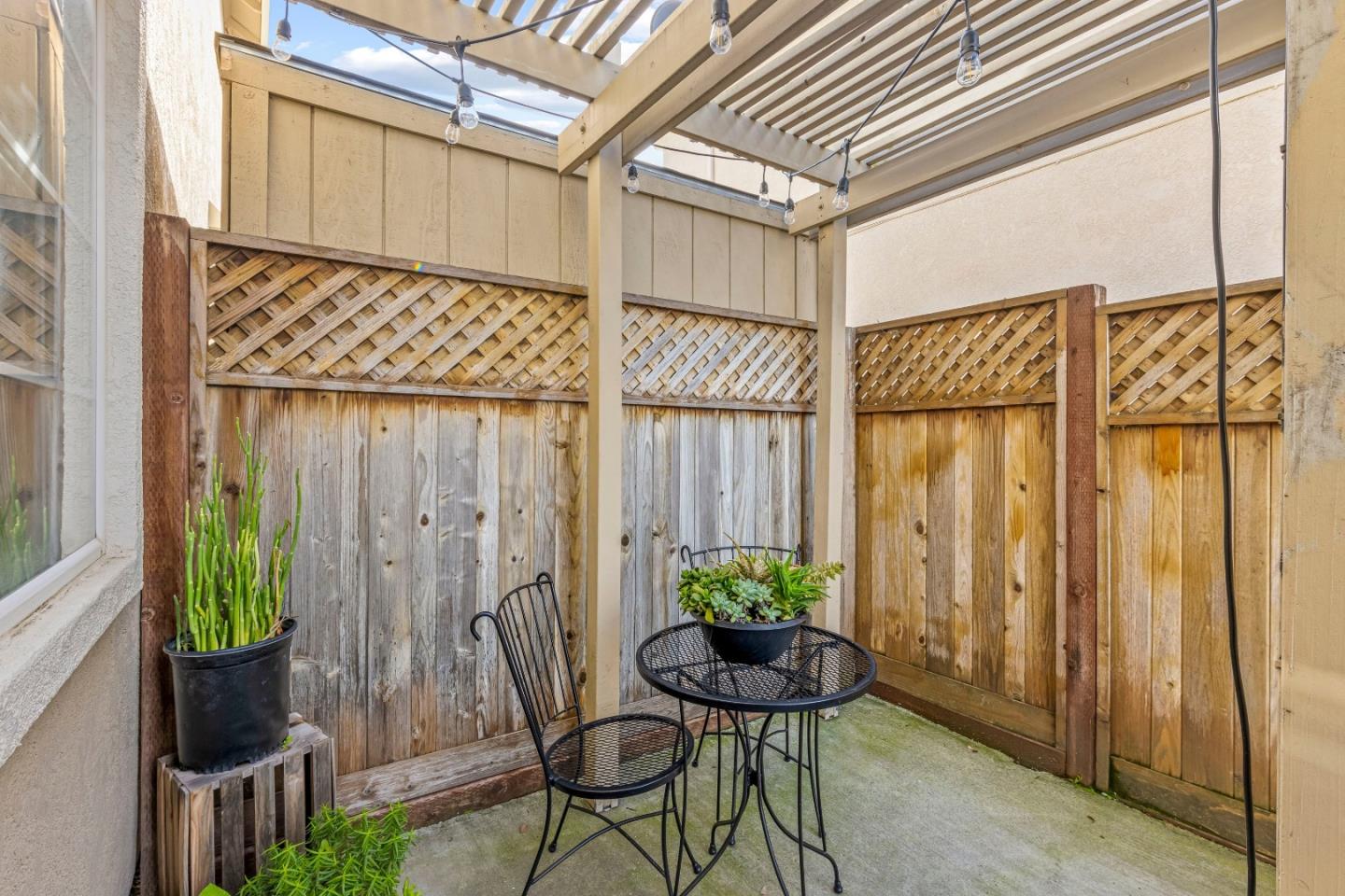 Detail Gallery Image 12 of 67 For 9400 Benbow Dr, Gilroy,  CA 95020 - 3 Beds | 2/1 Baths