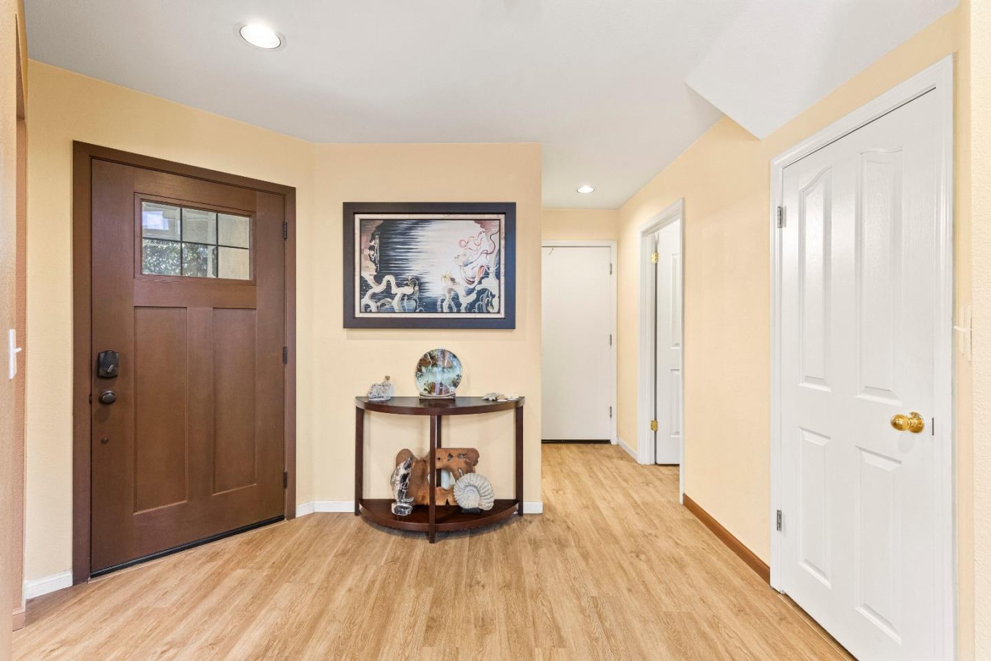 Detail Gallery Image 13 of 67 For 9400 Benbow Dr, Gilroy,  CA 95020 - 3 Beds | 2/1 Baths