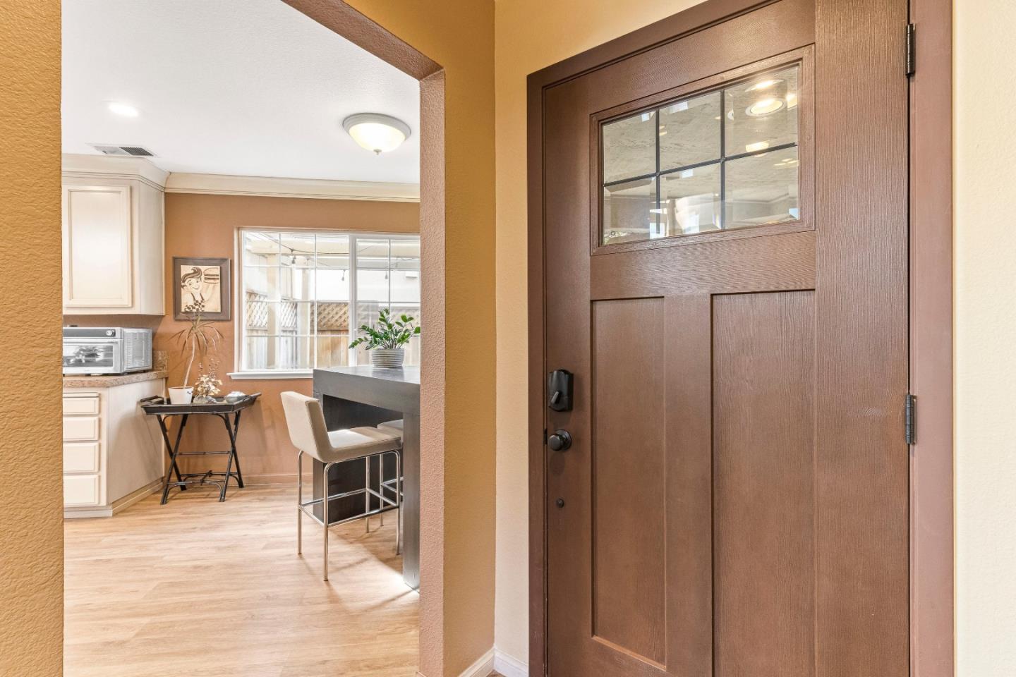 Detail Gallery Image 14 of 67 For 9400 Benbow Dr, Gilroy,  CA 95020 - 3 Beds | 2/1 Baths