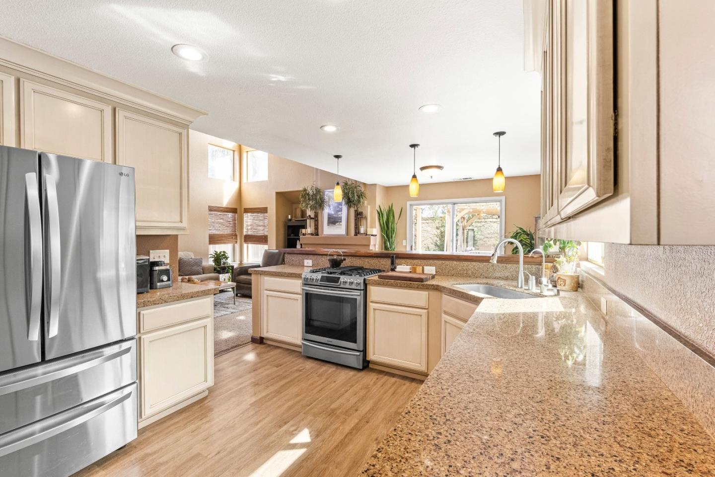 Detail Gallery Image 20 of 67 For 9400 Benbow Dr, Gilroy,  CA 95020 - 3 Beds | 2/1 Baths