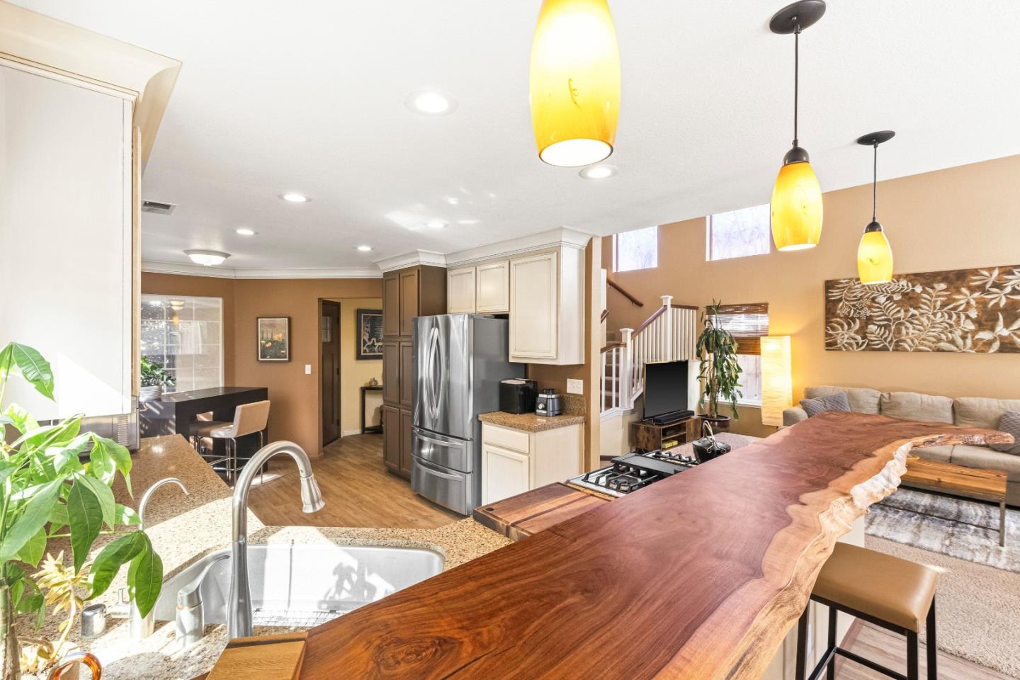 Detail Gallery Image 21 of 67 For 9400 Benbow Dr, Gilroy,  CA 95020 - 3 Beds | 2/1 Baths