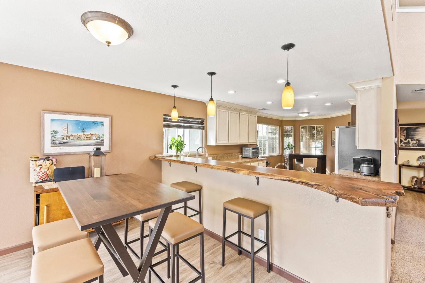 Detail Gallery Image 23 of 67 For 9400 Benbow Dr, Gilroy,  CA 95020 - 3 Beds | 2/1 Baths