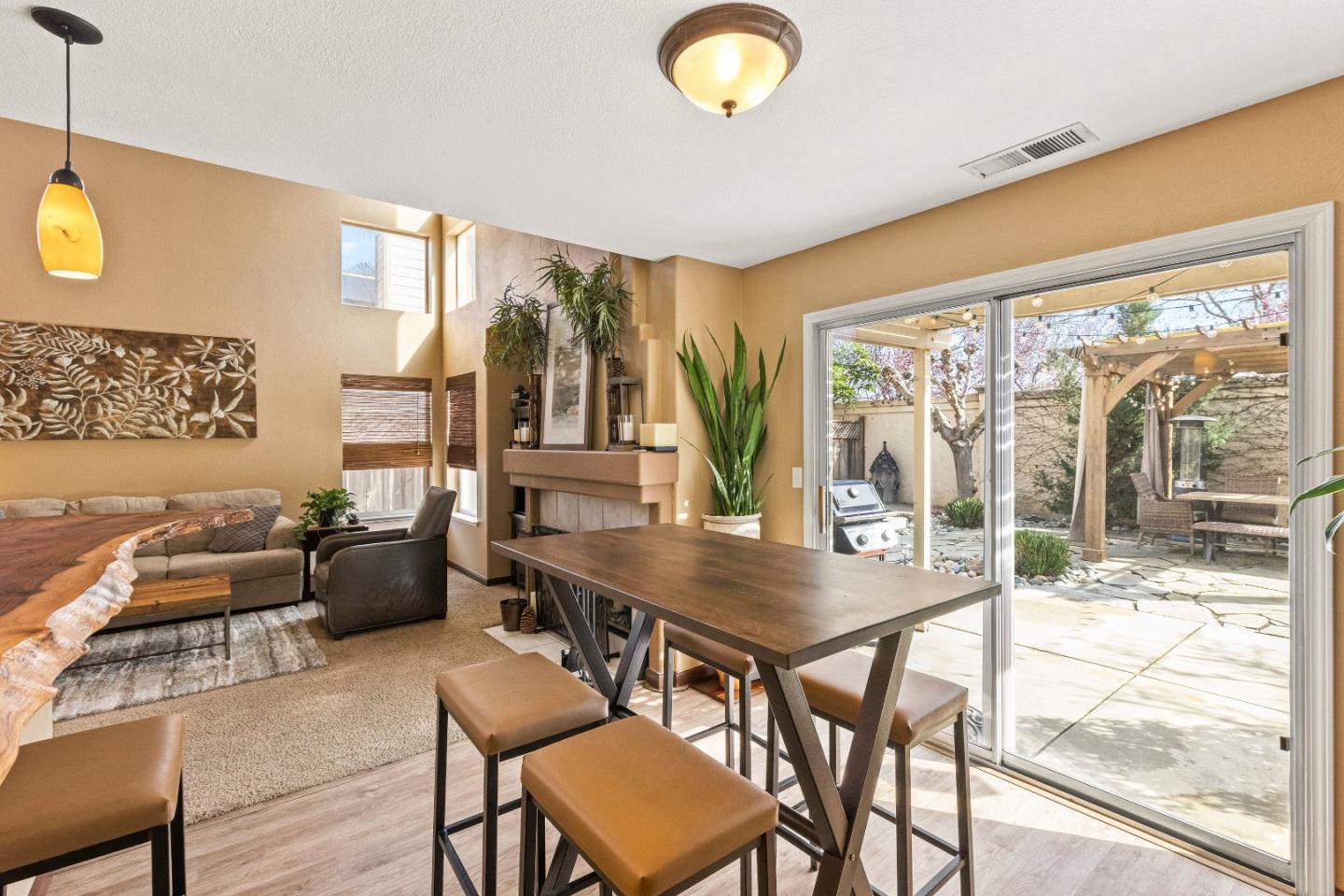 Detail Gallery Image 27 of 67 For 9400 Benbow Dr, Gilroy,  CA 95020 - 3 Beds | 2/1 Baths