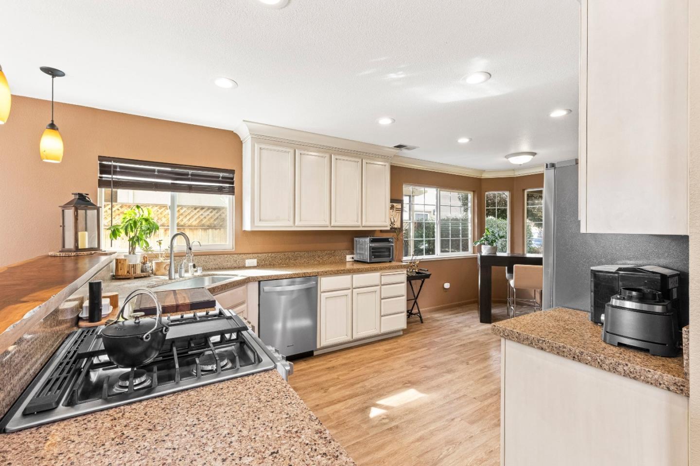 Detail Gallery Image 28 of 67 For 9400 Benbow Dr, Gilroy,  CA 95020 - 3 Beds | 2/1 Baths