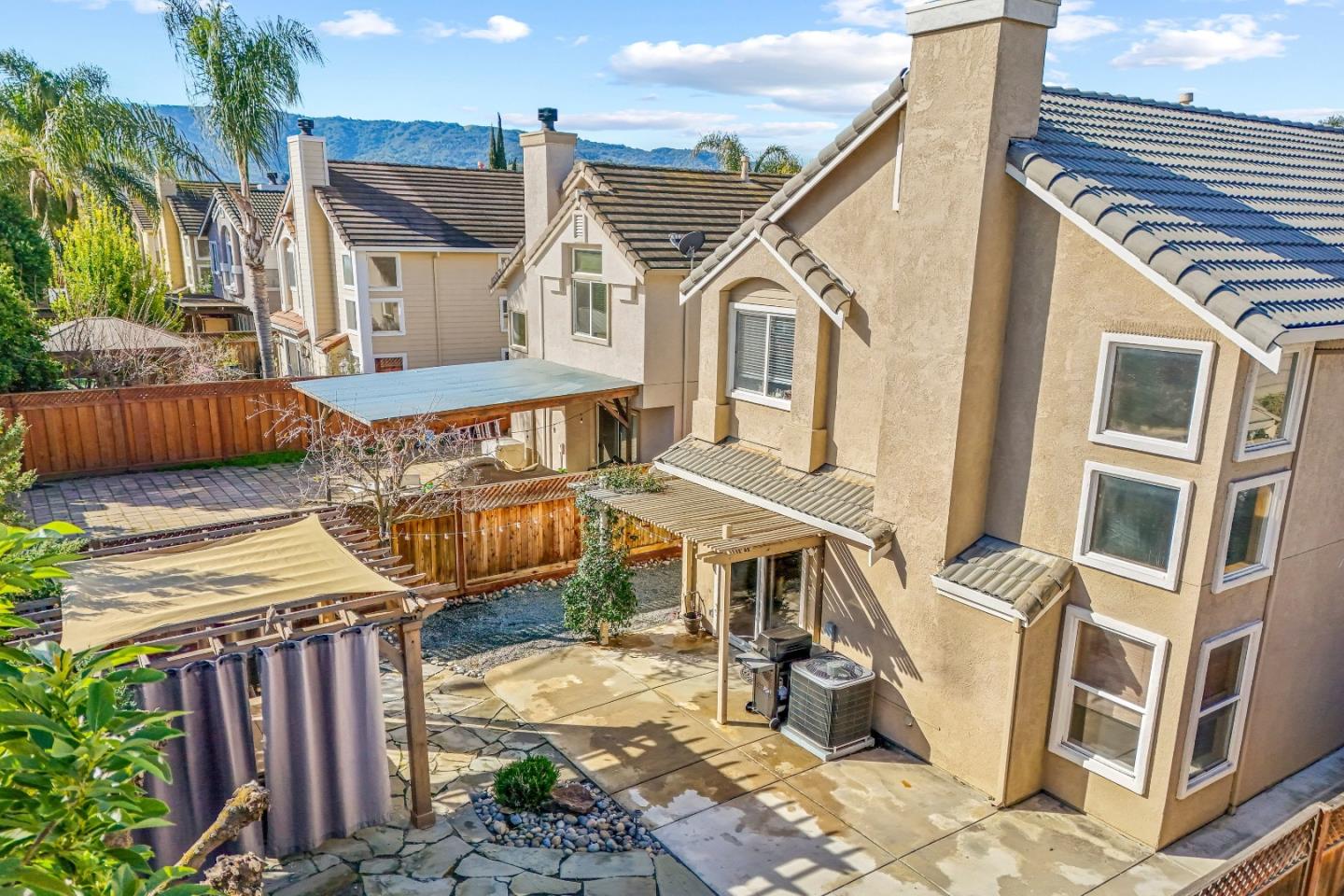 Detail Gallery Image 6 of 67 For 9400 Benbow Dr, Gilroy,  CA 95020 - 3 Beds | 2/1 Baths