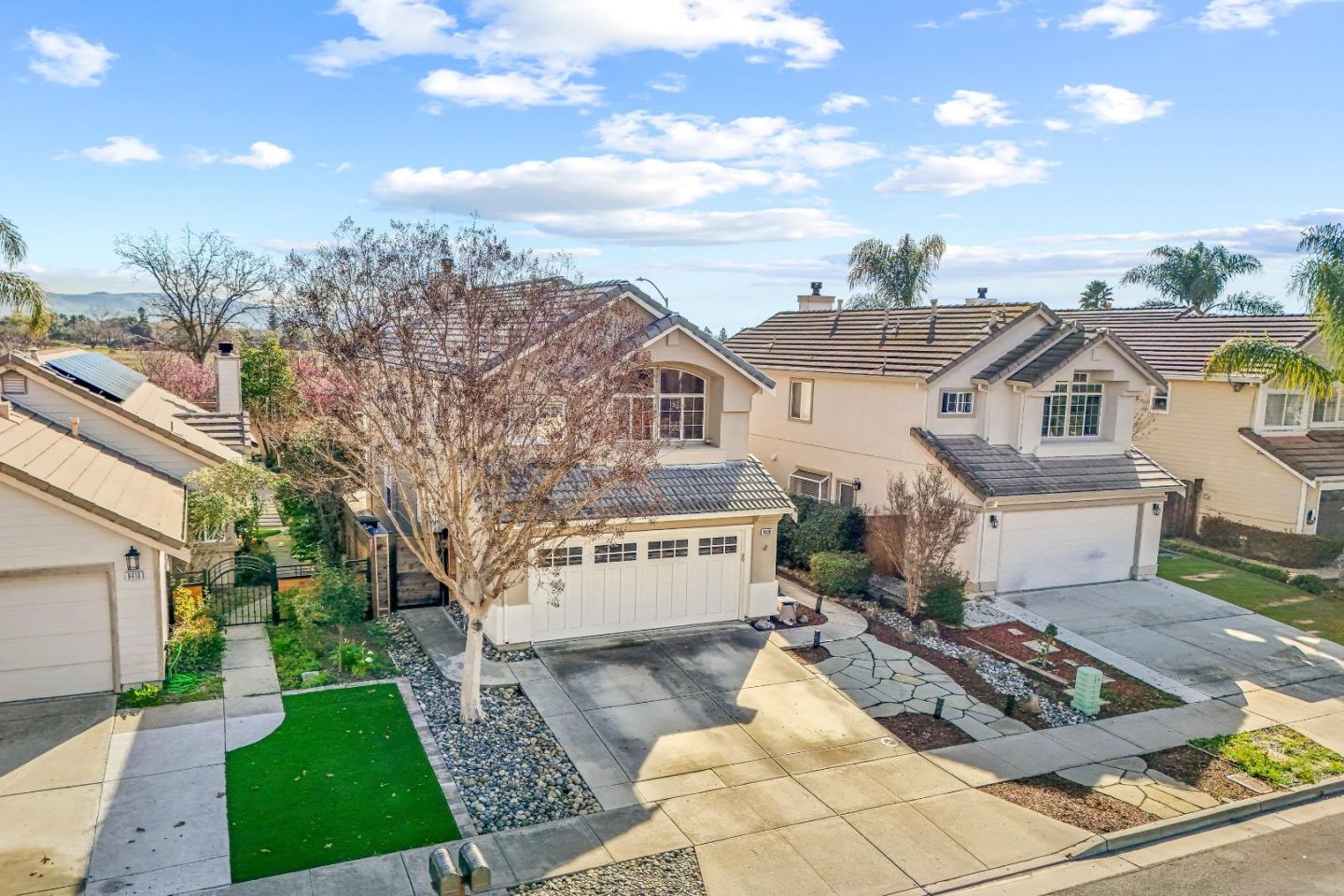 Detail Gallery Image 7 of 67 For 9400 Benbow Dr, Gilroy,  CA 95020 - 3 Beds | 2/1 Baths