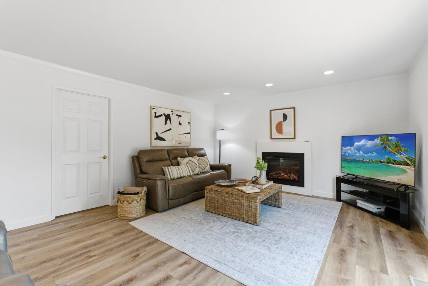 Detail Gallery Image 15 of 47 For 3641 Shenandoah Ct, Pleasanton,  CA 94588 - 3 Beds | 2/1 Baths