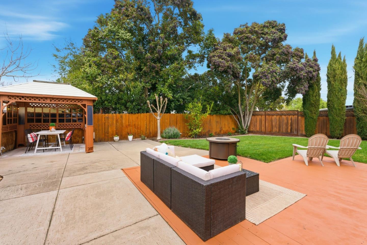 Detail Gallery Image 21 of 47 For 3641 Shenandoah Ct, Pleasanton,  CA 94588 - 3 Beds | 2/1 Baths