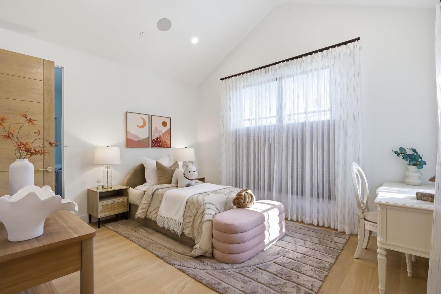 Detail Gallery Image 32 of 87 For 265 Coleridge Ave, Palo Alto,  CA 94301 - 6 Beds | 6/2 Baths